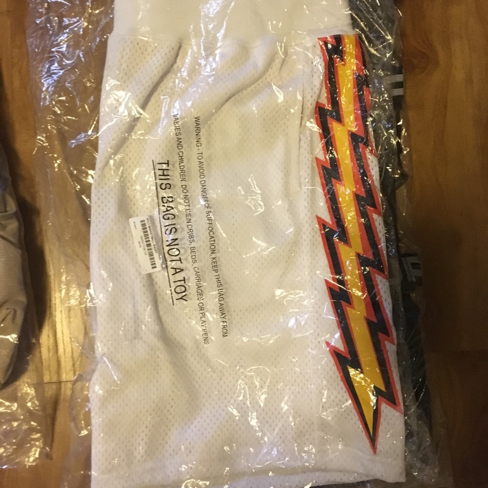 Supreme bolt basketball short white ⚡️
